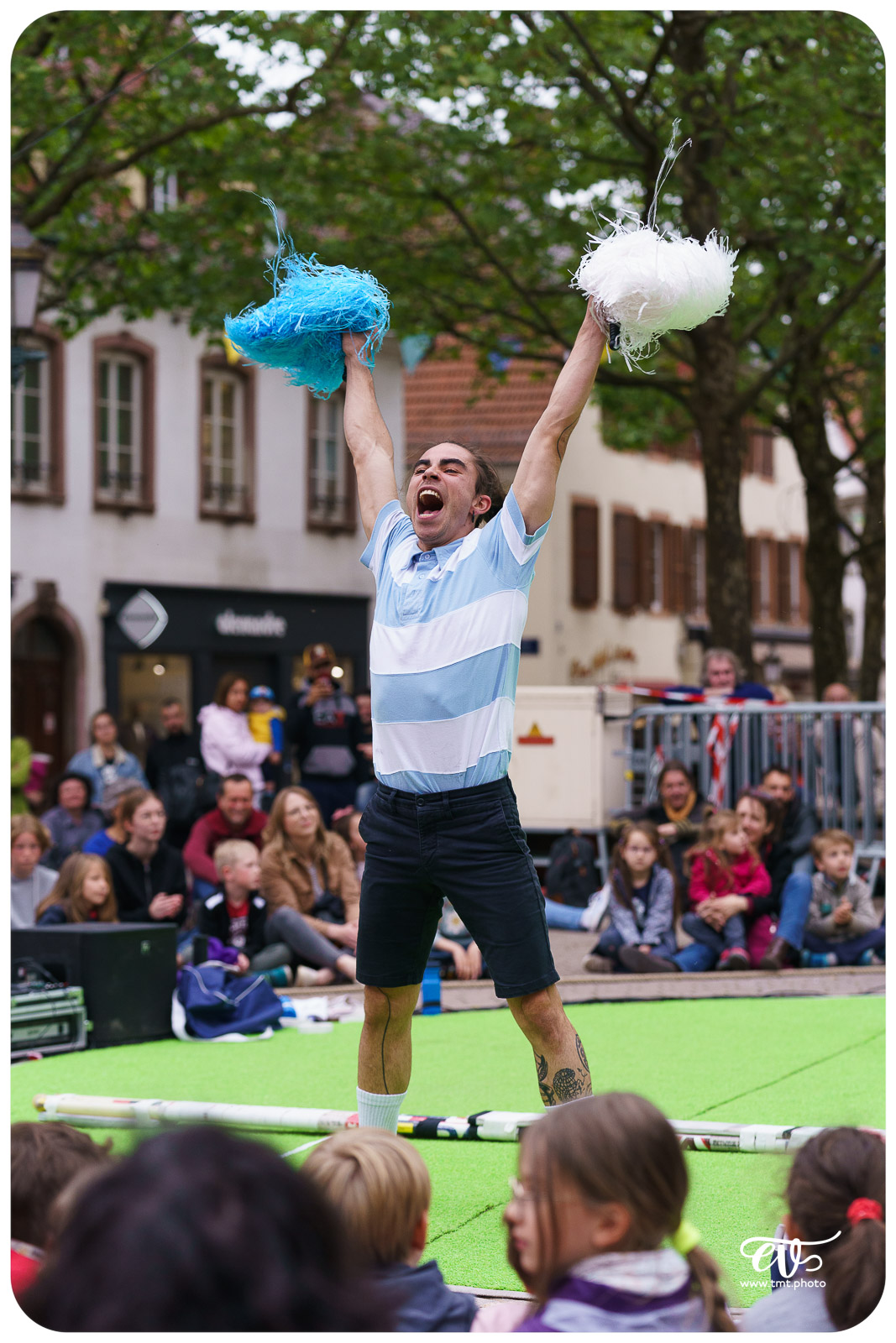 LEAGUE AND LEGEND (15FEET6)